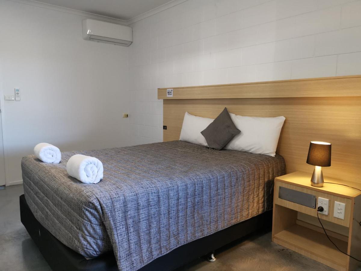 Y Motels Rockhampton Exterior photo