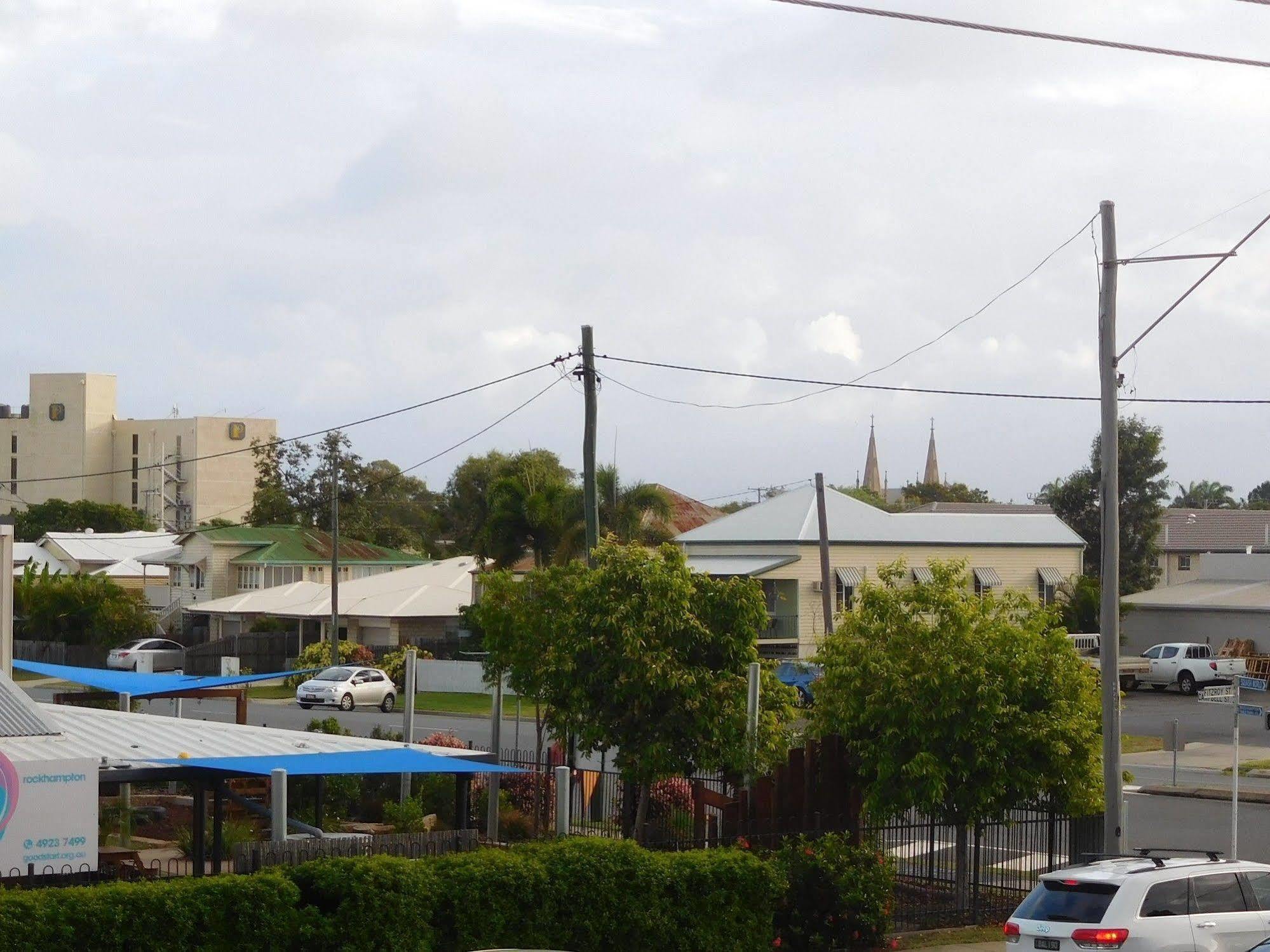 Y Motels Rockhampton Exterior photo